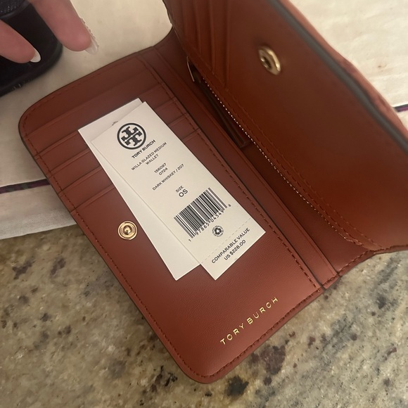 NWT Tory Burch WILLA GLAZED MEDIUM WALLET DARK WHISKEY - Picture 5 of 6